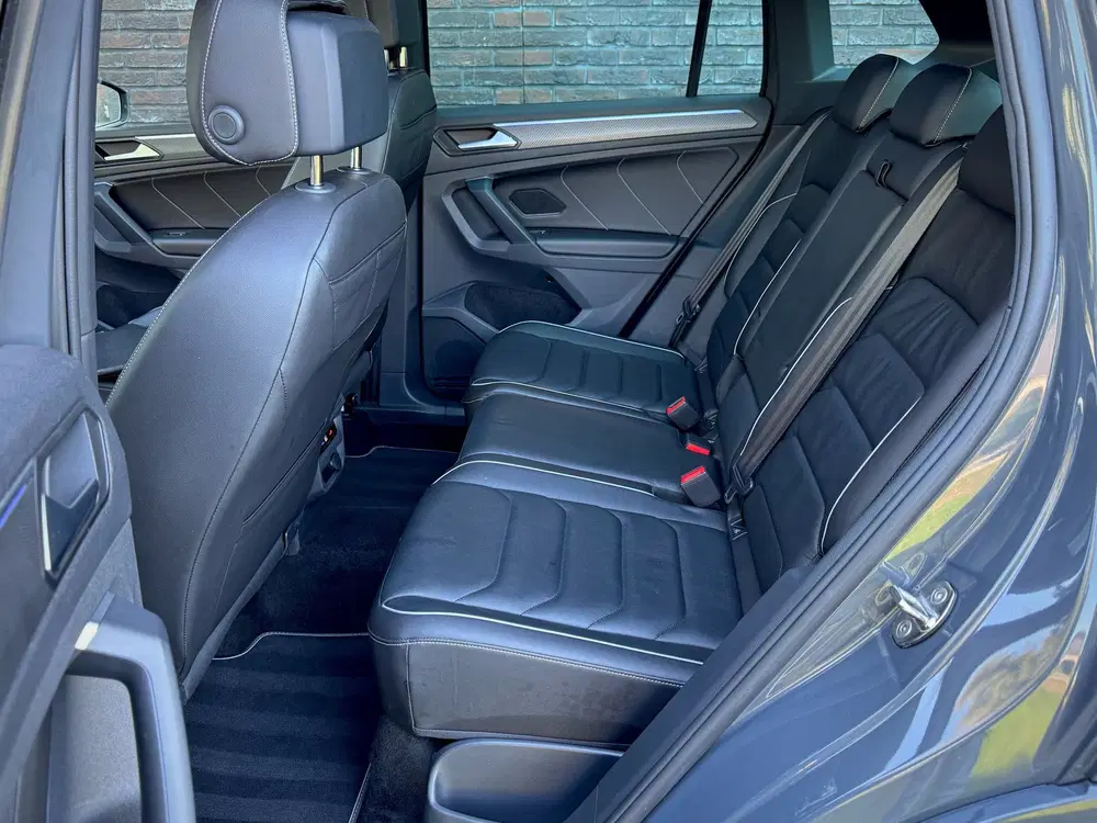 Volkswagen Tiguan R-LINE uit 2022, foto 13