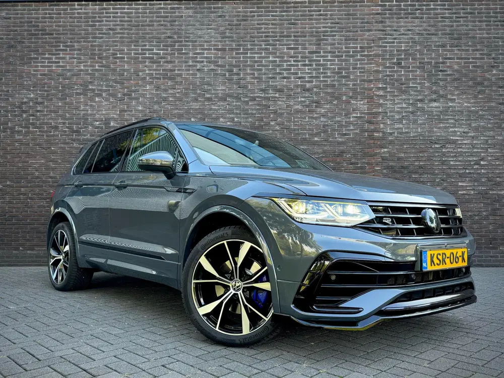 Volkswagen Tiguan R-LINE uit 2022, foto 2