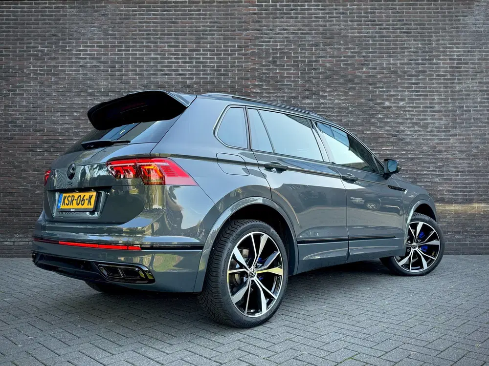 Volkswagen Tiguan R-LINE uit 2022, foto 4