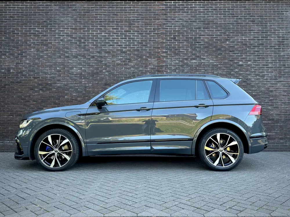 Volkswagen Tiguan R-LINE uit 2022, foto 5