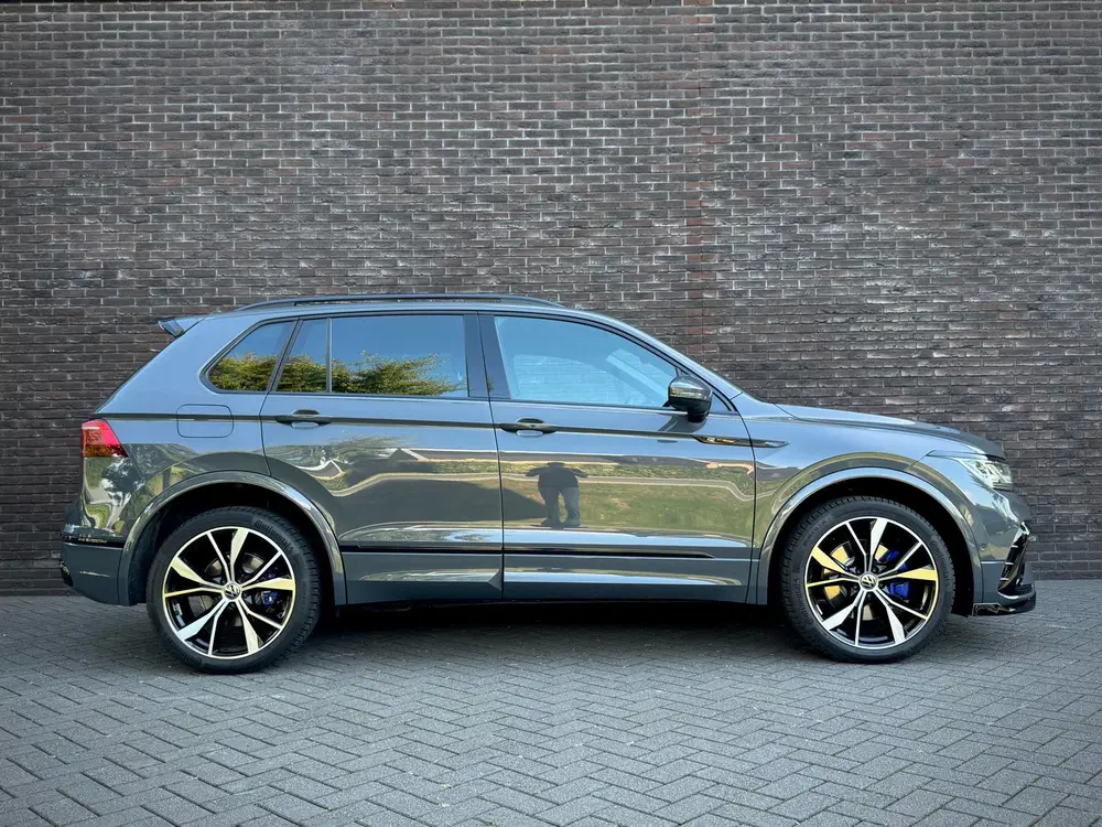 Volkswagen Tiguan R-LINE uit 2022, foto 6