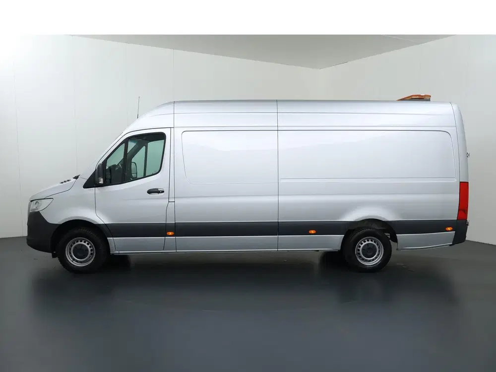 Mercedes-Benz Sprinter 315 CDI uit 2023, foto 5