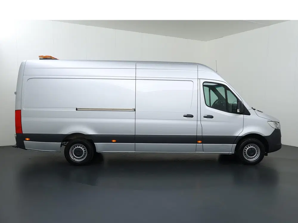 Mercedes-Benz Sprinter 315 CDI uit 2023, foto 6