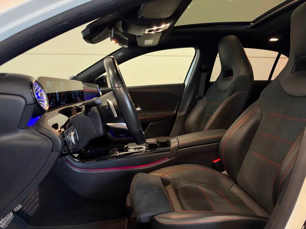 Mercedes-Benz A-Klasse 200 AMG Pano uit 2019, foto 12