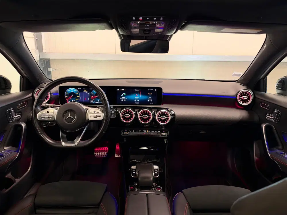 Mercedes-Benz A-Klasse 200 AMG Pano uit 2019, foto 14