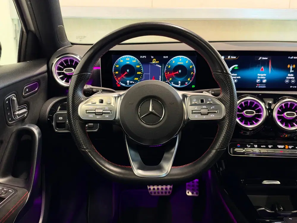 Mercedes-Benz A-Klasse 200 AMG Pano uit 2019, foto 15