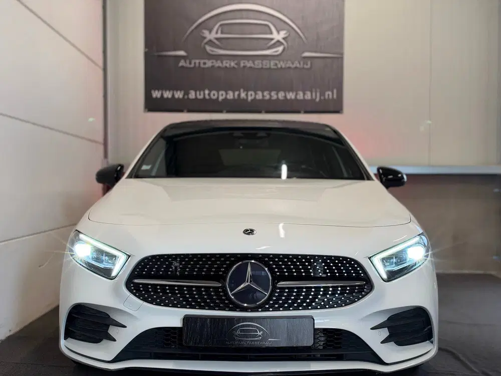 Mercedes-Benz A-Klasse 200 AMG Pano uit 2019, foto 2