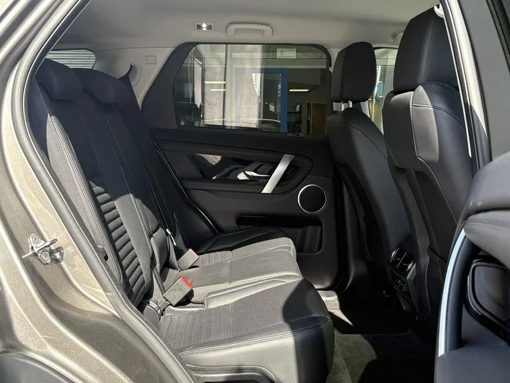Land Rover Discovery Sport P300e 1.5 S uit 2021, foto 6