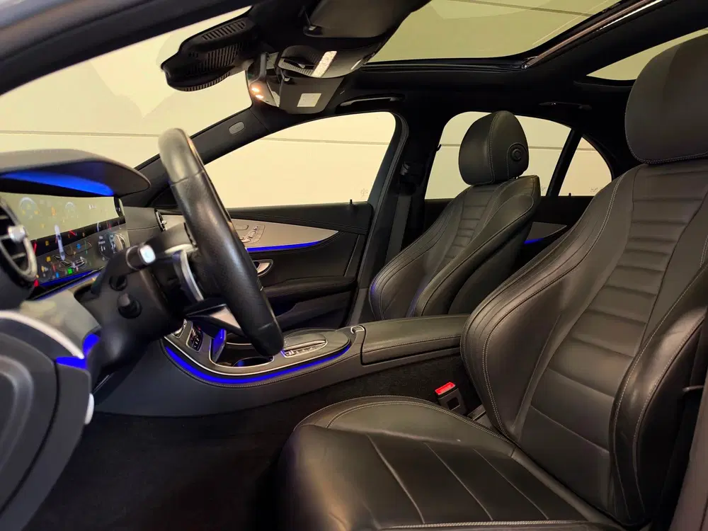 Mercedes-Benz E-Klasse 300e AMG 4MATIC Pano uit 2020, foto 12