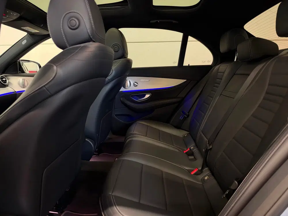 Mercedes-Benz E-Klasse 300e AMG 4MATIC Pano uit 2020, foto 13