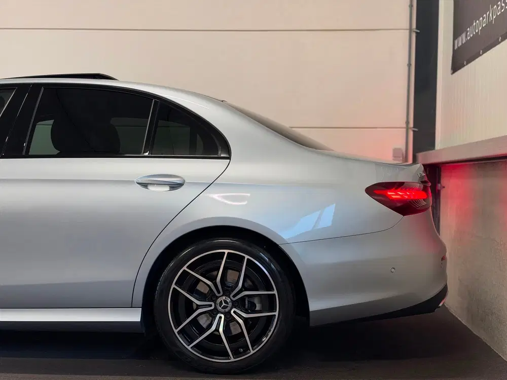 Mercedes-Benz E-Klasse 300e AMG 4MATIC Pano uit 2020, foto 5