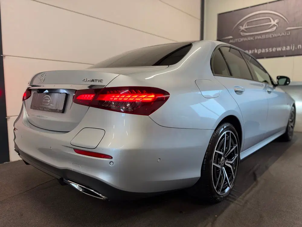 Mercedes-Benz E-Klasse 300e AMG 4MATIC Pano uit 2020, foto 8