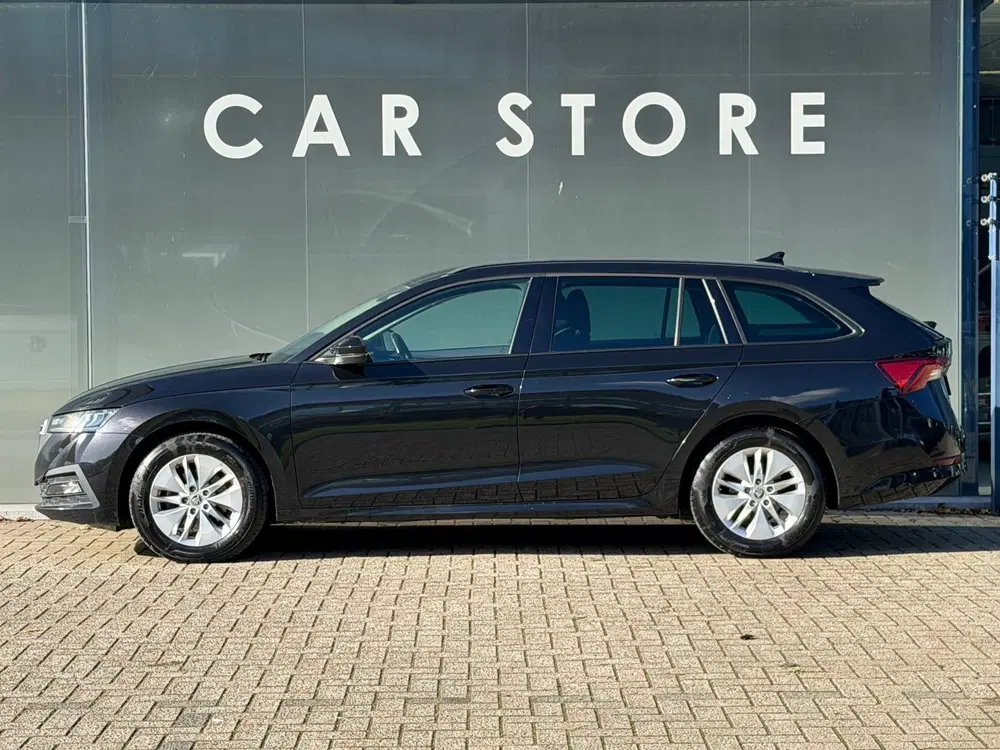 Skoda Octavia 1.0 e-TSI Ambition DIGITAL COCKPIT uit 2021, foto 3