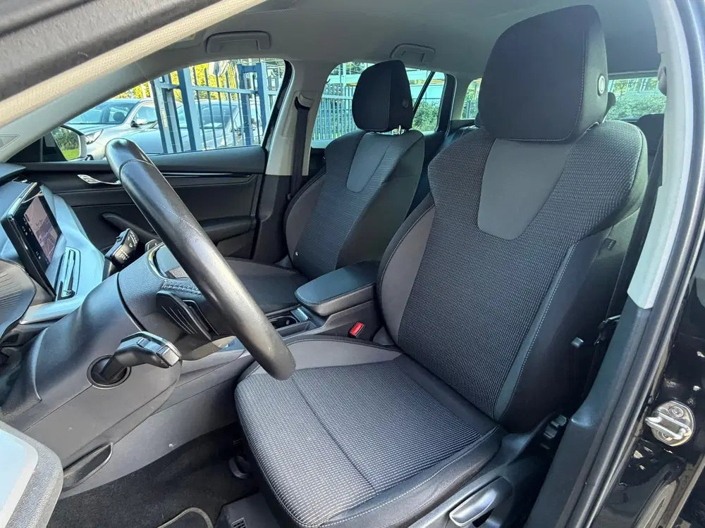 Skoda Octavia 1.0 e-TSI Ambition DIGITAL COCKPIT uit 2021, foto 7