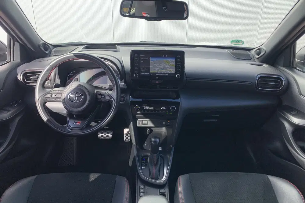 Toyota Yaris Cross 1.5 Hybrid GR Sport uit 2023, foto 9