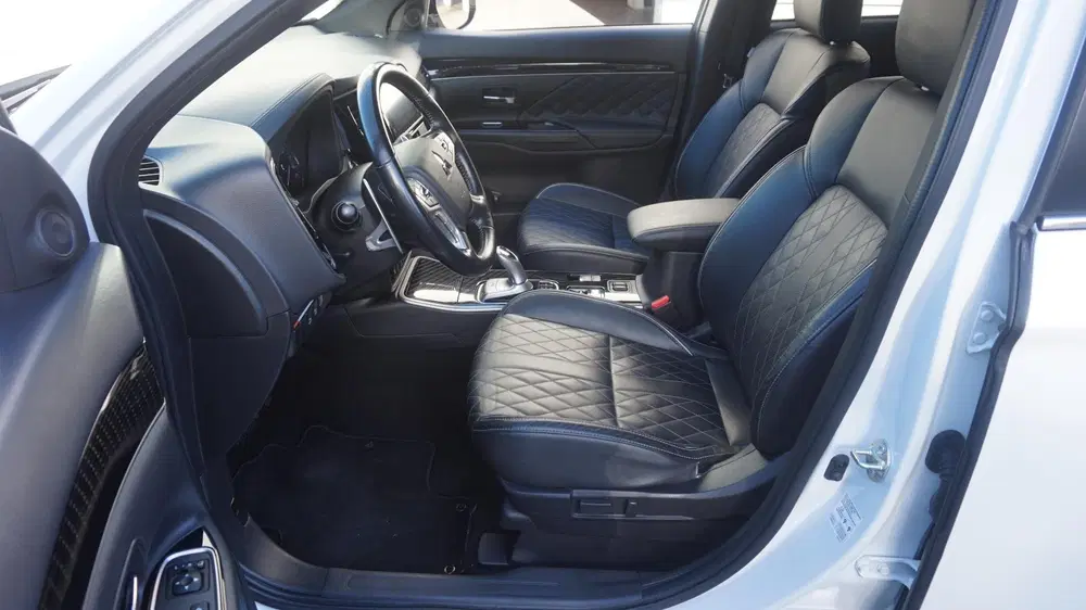 Mitsubishi Outlander 2.4 PHEV uit 2019, foto 10