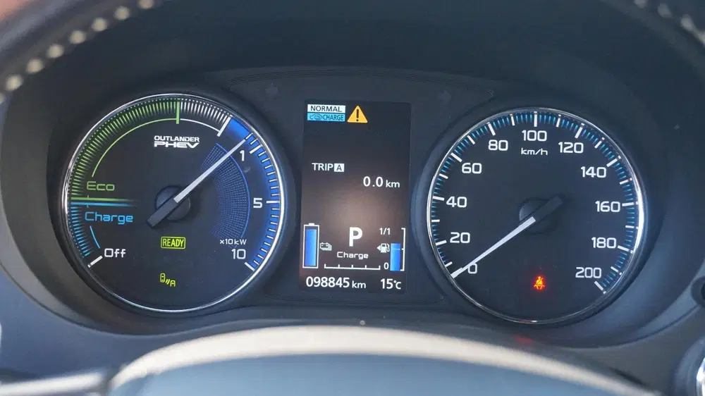 Mitsubishi Outlander 2.4 PHEV uit 2019, foto 15