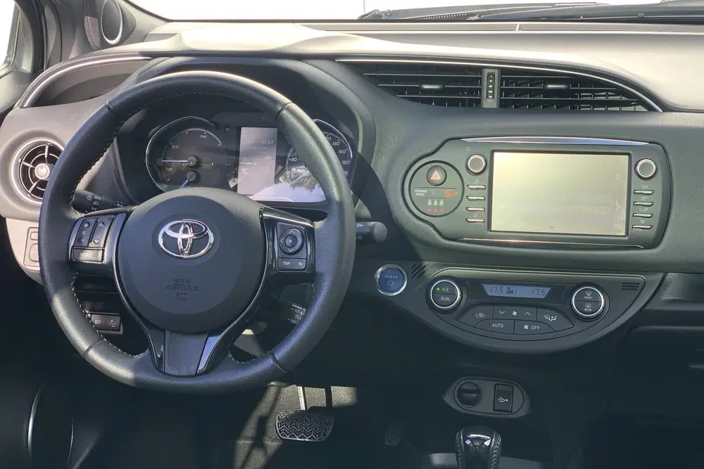 Toyota Yaris 1.5 Hybrid Executive uit 2019, foto 10