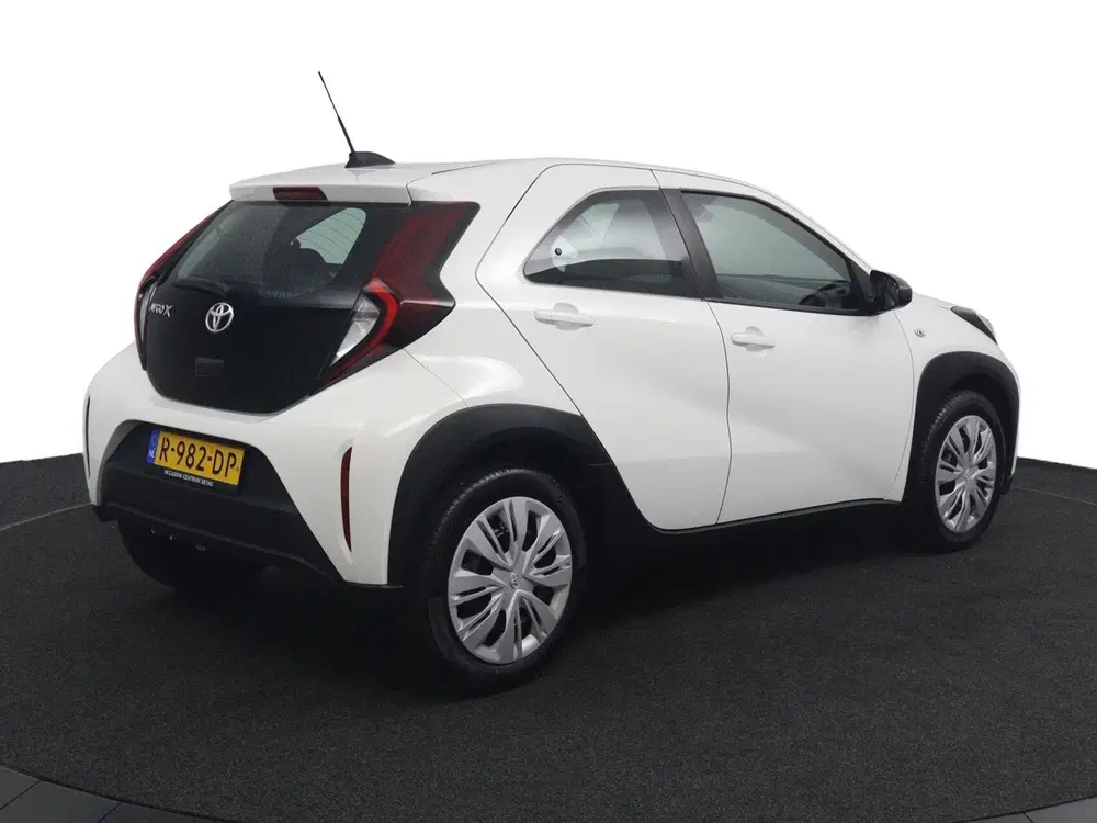 Toyota Aygo X 1.0 VVT-i MT Play uit 2022, foto 2