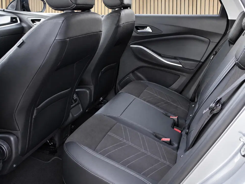 Opel Grandland 1.6 Turbo Plug-In Hybrid 4x4 Business Eleg uit 2022, foto 10