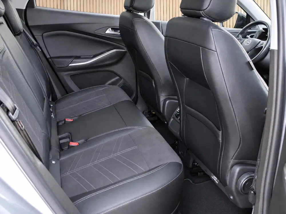Opel Grandland 1.6 Turbo Plug-In Hybrid 4x4 Business Eleg uit 2022, foto 15