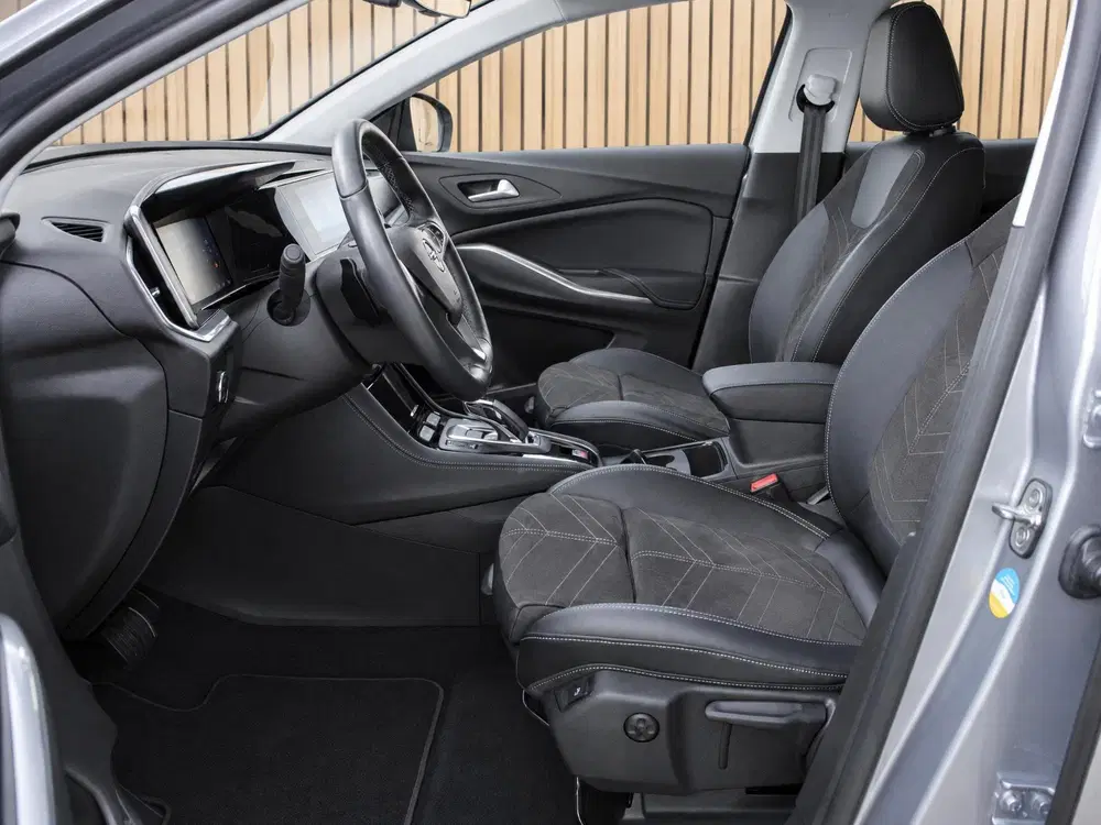 Opel Grandland 1.6 Turbo Plug-In Hybrid 4x4 Business Eleg uit 2022, foto 9