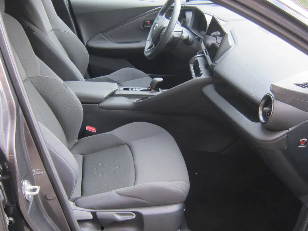 Toyota C-HR 1.8 Hybrid 140 First Edition Dodehoek-Dete uit 2024, foto 15
