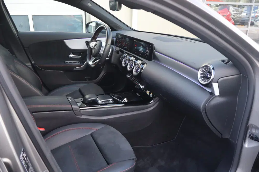 Mercedes-Benz A-Klasse 200 Business Solution AMG NL- Auto A uit 2021, foto 4