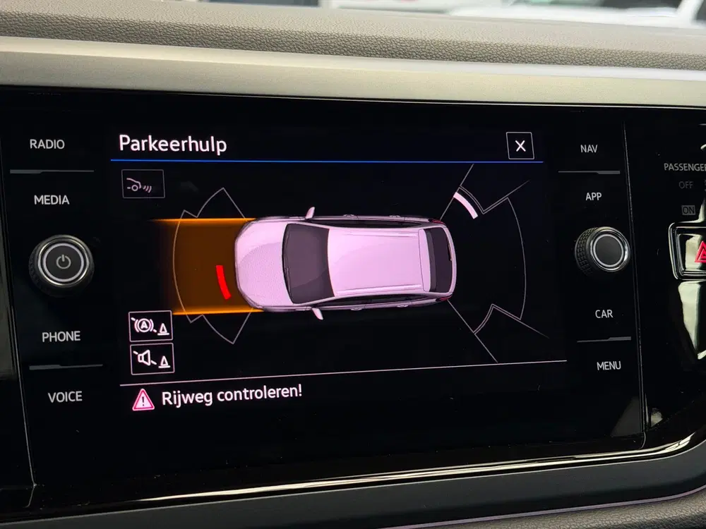 Volkswagen Taigo 1.0 TSI 2x R-Line Panorama CarPlay Camera uit 2022, foto 10