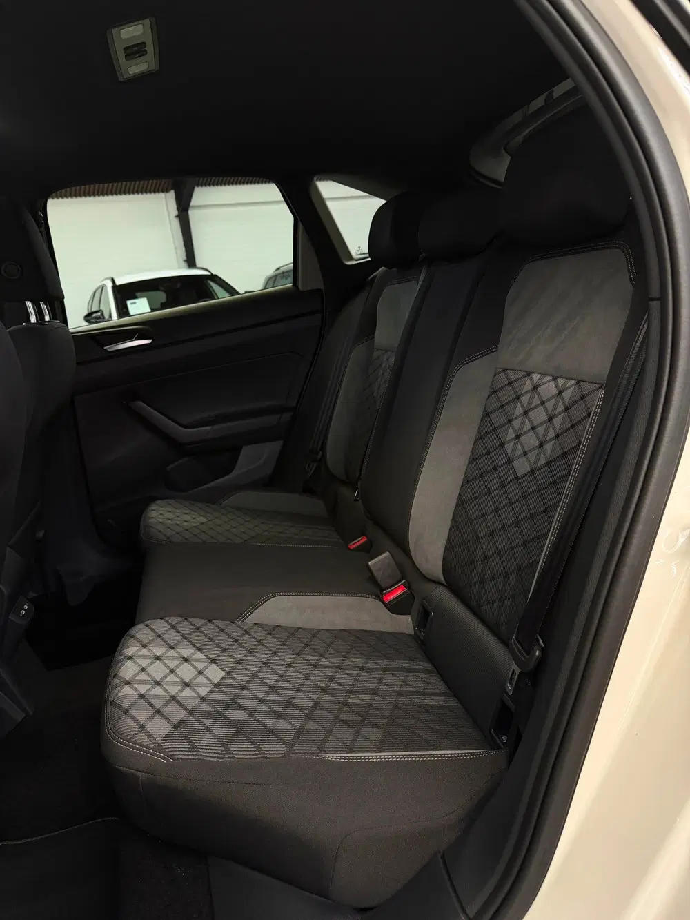 Volkswagen Taigo 1.0 TSI 2x R-Line Panorama CarPlay Camera uit 2022, foto 5