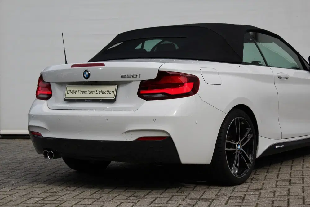 BMW 2-serie 220i High Executive M Sport Automaat uit 2020, foto 12