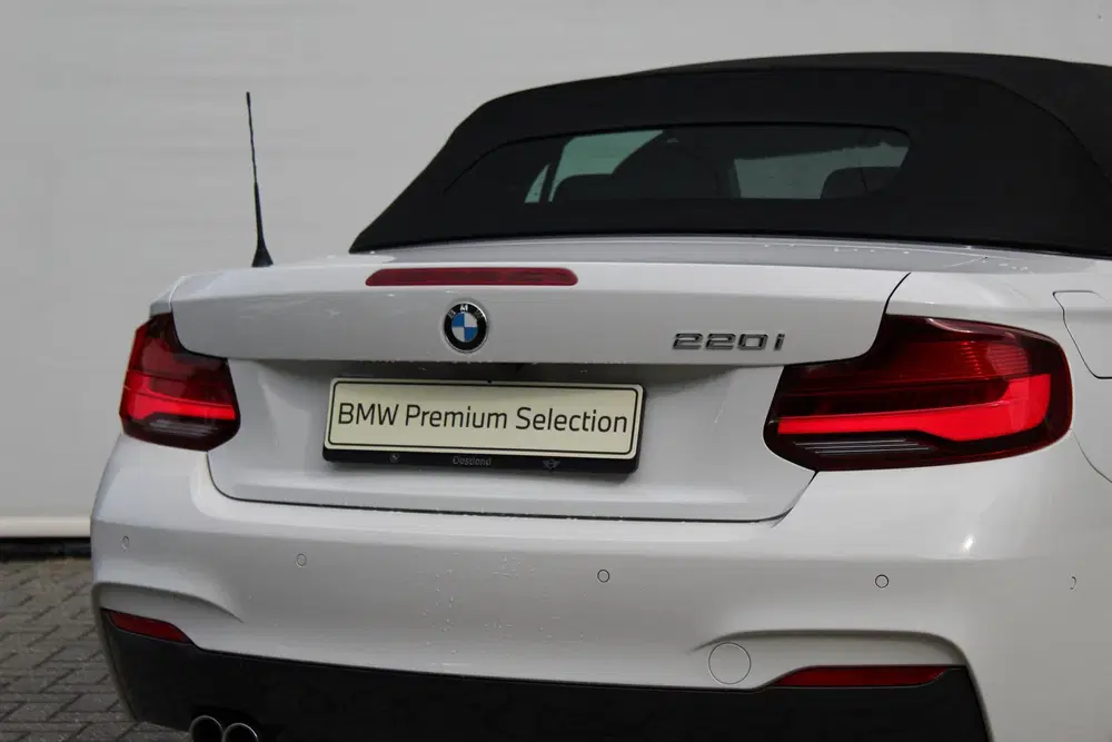 BMW 2-serie 220i High Executive M Sport Automaat uit 2020, foto 14