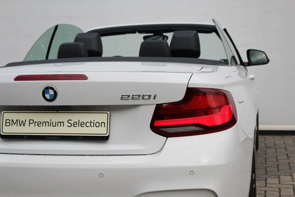 BMW 2-serie 220i High Executive M Sport Automaat uit 2020, foto 15