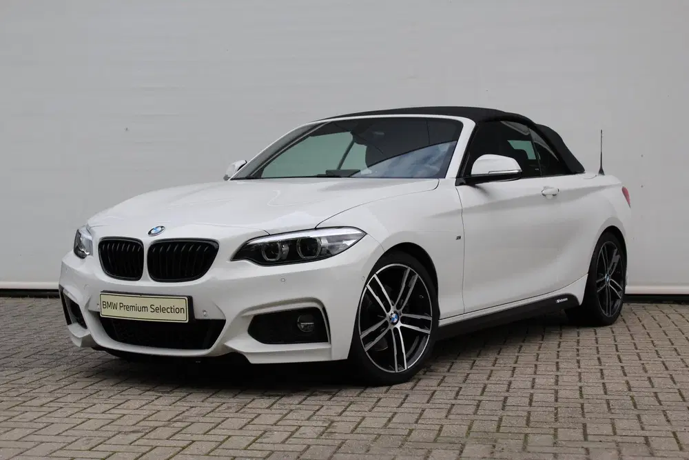 BMW 2-serie 220i High Executive M Sport Automaat uit 2020, foto 2