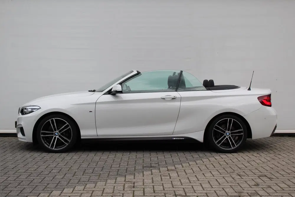 BMW 2-serie 220i High Executive M Sport Automaat uit 2020, foto 3