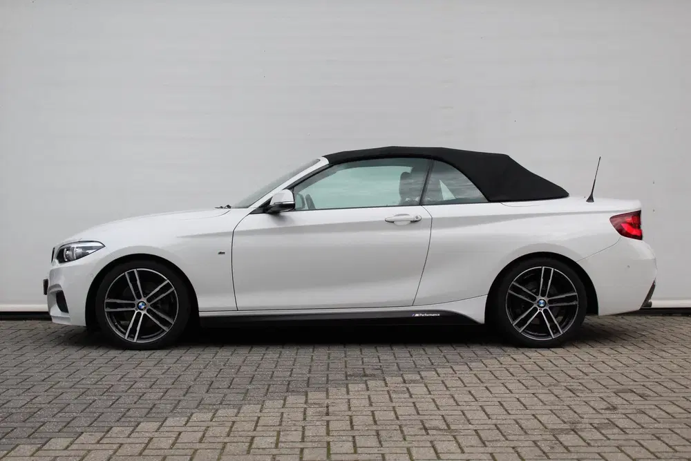 BMW 2-serie 220i High Executive M Sport Automaat uit 2020, foto 4