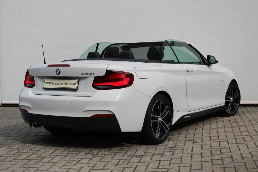 BMW 2-serie 220i High Executive M Sport Automaat uit 2020, foto 5