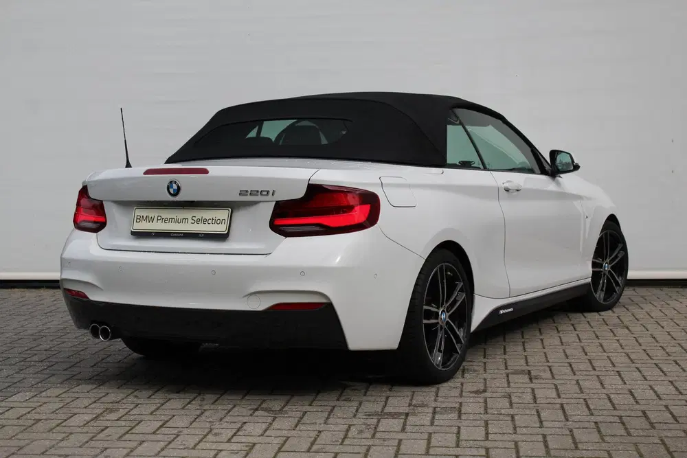 BMW 2-serie 220i High Executive M Sport Automaat uit 2020, foto 6