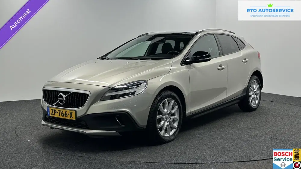 Volvo V40 Cross Country 1.5 T3 Polar+ Luxury LEER PANO NAVI uit 2019