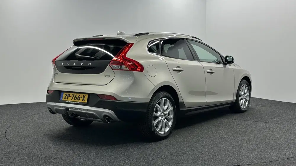 Volvo V40 Cross Country 1.5 T3 Polar+ Luxury LEER PANO NAVI uit 2019, foto 5
