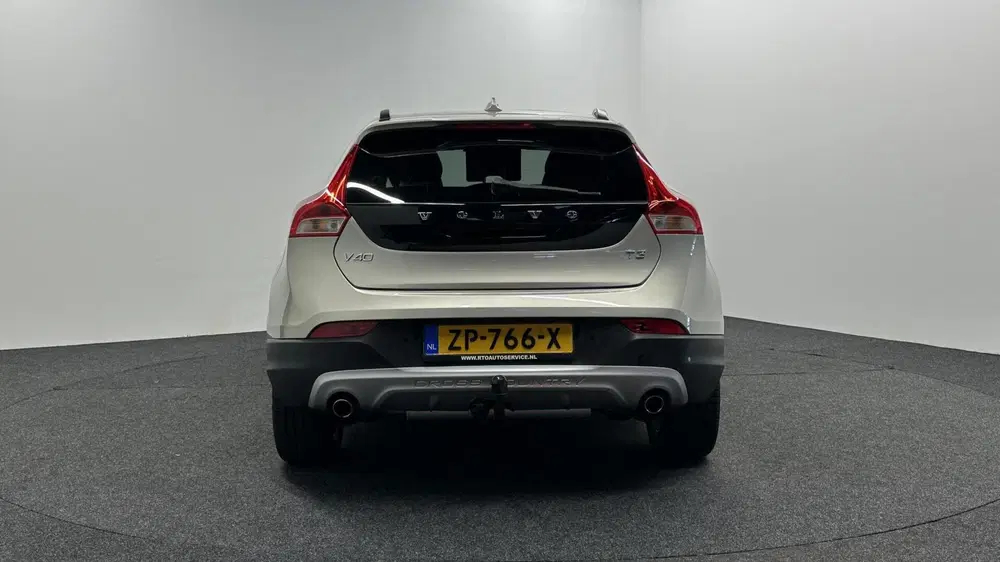 Volvo V40 Cross Country 1.5 T3 Polar+ Luxury LEER PANO NAVI uit 2019, foto 7