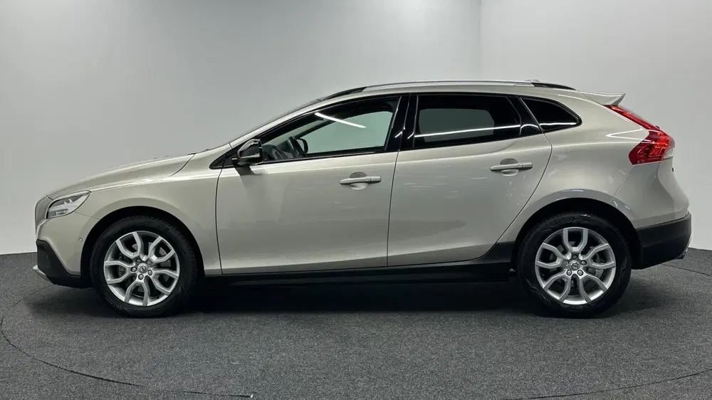 Volvo V40 Cross Country 1.5 T3 Polar+ Luxury LEER PANO NAVI uit 2019, foto 8