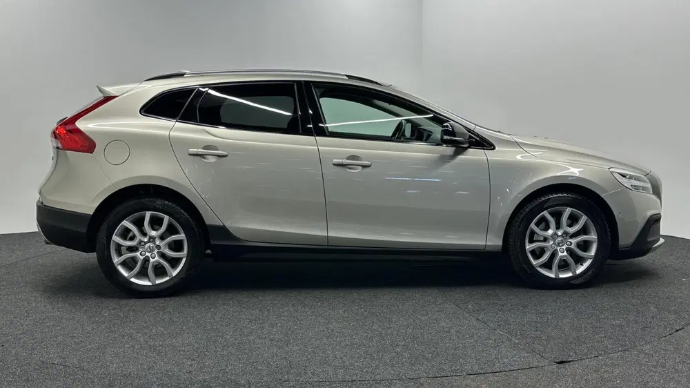 Volvo V40 Cross Country 1.5 T3 Polar+ Luxury LEER PANO NAVI uit 2019, foto 9