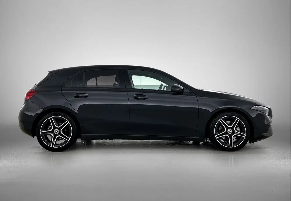 Mercedes-Benz A-Klasse 180 Star Edition 13910 Km uit 2025, foto 11