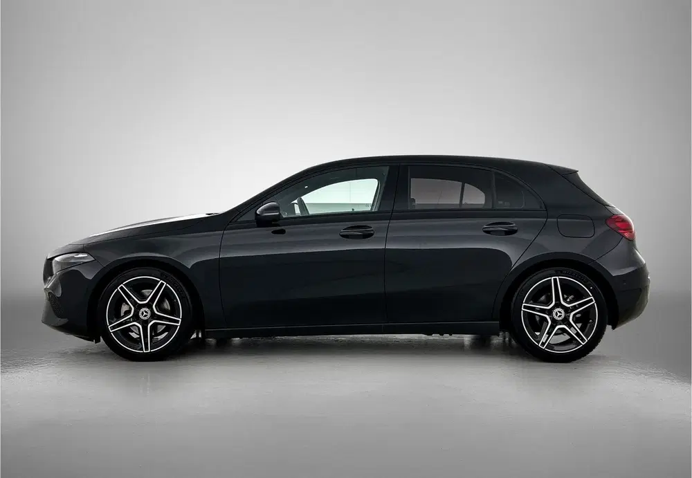 Mercedes-Benz A-Klasse 180 Star Edition 13910 Km uit 2025, foto 3