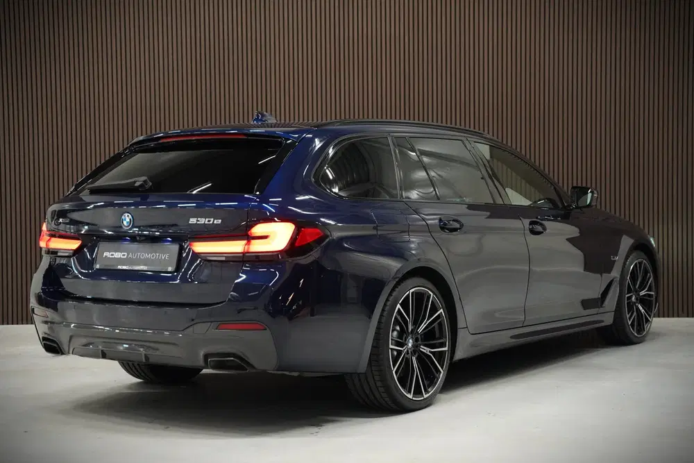 BMW 5-serie 5 Serie Touring 530e xDrive Business Editi uit 2022, foto 2