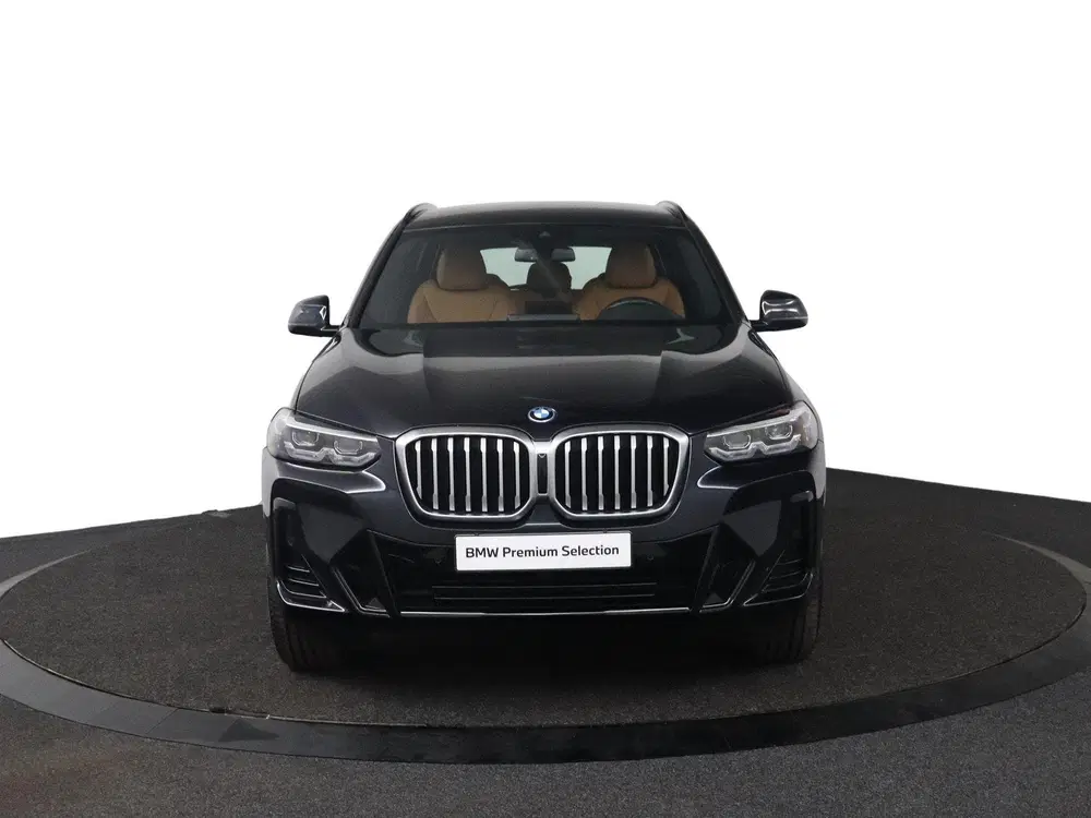 BMW X3 xDrive30e uit 2024, foto 2