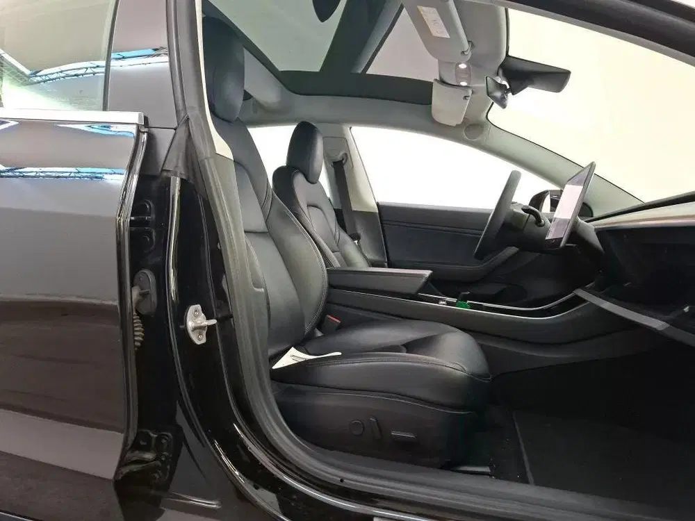 Tesla Model 3 RWD Plus 60 kWh AUTOPILOT uit 2019, foto 3