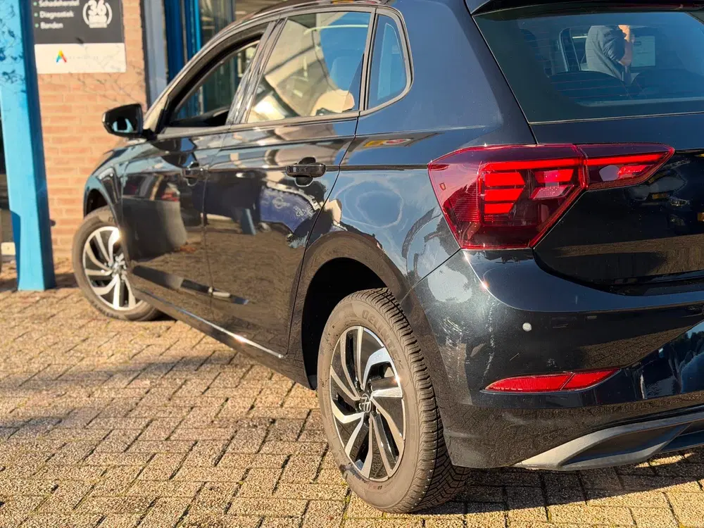 Volkswagen Polo 1.0 TSI Style 2022 ZWART NAVI CLIMA LM NAP uit 2022, foto 5