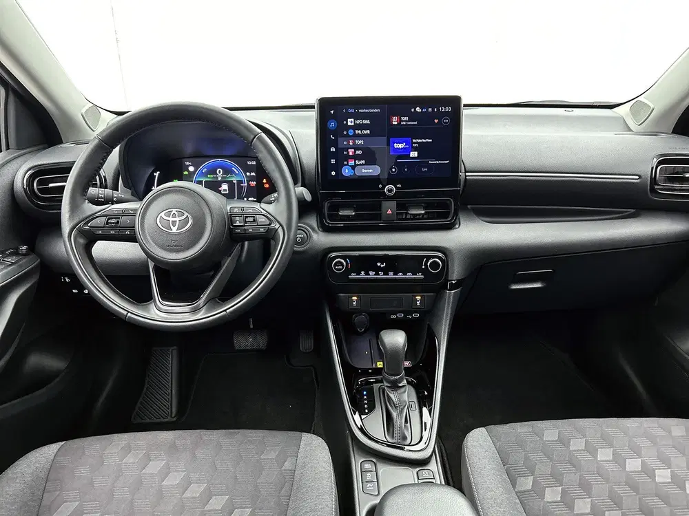 Toyota Yaris 1.5 Hybrid 115 Dynamic Comfort Pack uit 2025, foto 4